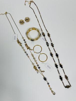 Costume Jewelry - NEW w/tag - 2 necklaces, 1 bracelet, 2 pairs of earrings