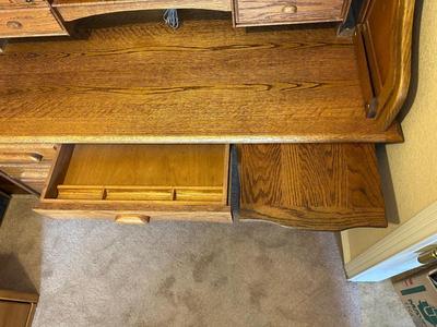 BEAUTIFUL WOOD ROLLTOP DESK