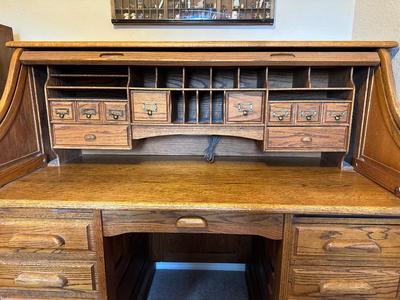 BEAUTIFUL WOOD ROLLTOP DESK