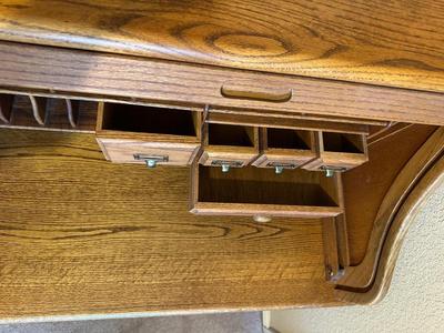 BEAUTIFUL WOOD ROLLTOP DESK