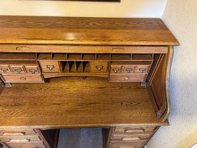 BEAUTIFUL WOOD ROLLTOP DESK