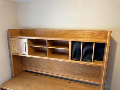 COMPUTER DESK W/HUTCH AND VERY NICE DESK CHAIR