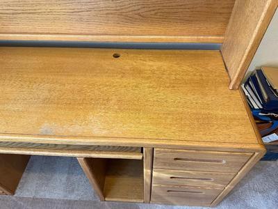COMPUTER DESK W/HUTCH AND VERY NICE DESK CHAIR