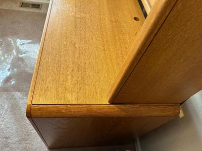 COMPUTER DESK W/HUTCH AND VERY NICE DESK CHAIR