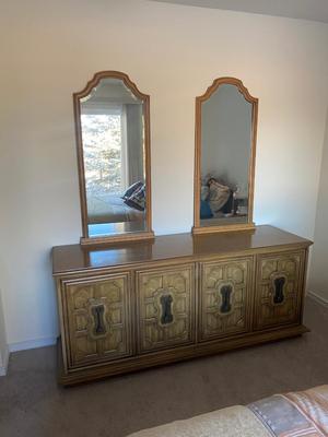 TOUR NAVACA By STANLEY 6 DRAWER DRESSER WITH 2 MIRRORS