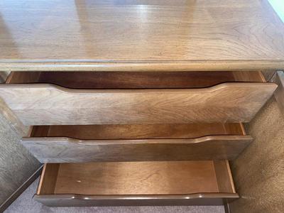 TOUR NAVACA By STANLEY 6 DRAWER DRESSER WITH 2 MIRRORS