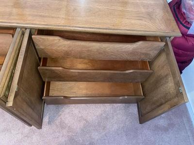 TOUR NAVACA By STANLEY 6 DRAWER DRESSER WITH 2 MIRRORS