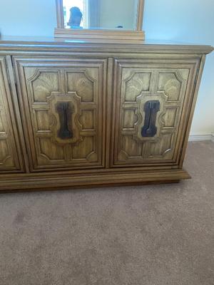 TOUR NAVACA By STANLEY 6 DRAWER DRESSER WITH 2 MIRRORS