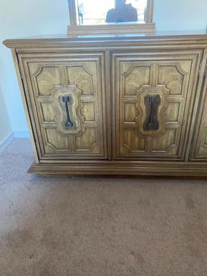 TOUR NAVACA By STANLEY 6 DRAWER DRESSER WITH 2 MIRRORS