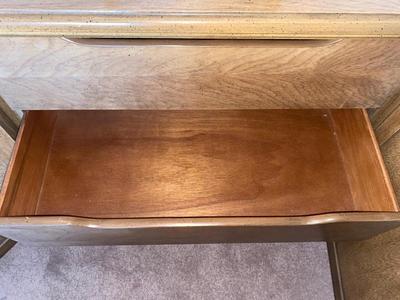 TOUR NAVACA By STANLEY 6 DRAWER DRESSER WITH 2 MIRRORS
