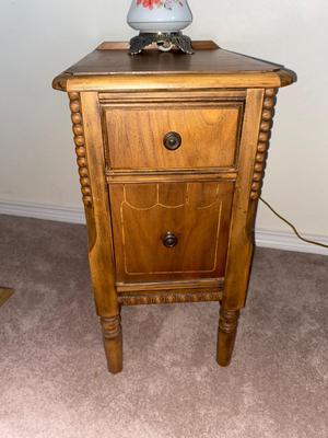 ANTIQUE 2 DRAWER NIGHT STAND AND GLASS GLOBE LAMP (2of2)