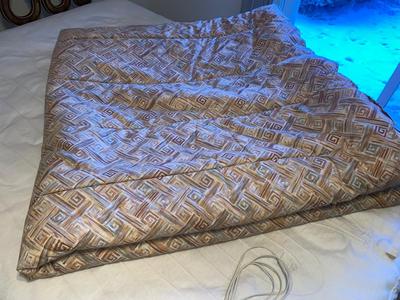 QUEEN BED COMFORTER SET WITH ELECTRIC HEATED MATTRESS PAD AND REGULAR MATTRESS PAD