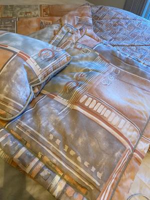 QUEEN BED COMFORTER SET WITH ELECTRIC HEATED MATTRESS PAD AND REGULAR MATTRESS PAD