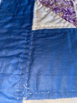 HAND STITCHED QUILT 85“ X 65“