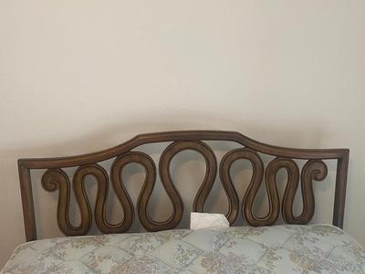 TOUR NAVACA QUEEN SIZE BED BY STANLEY