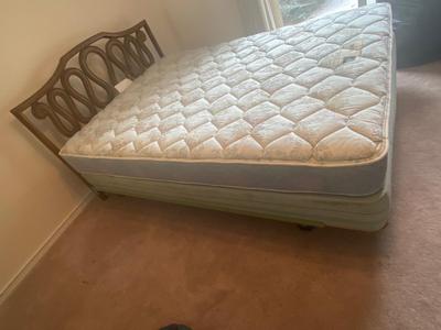TOUR NAVACA QUEEN SIZE BED BY STANLEY