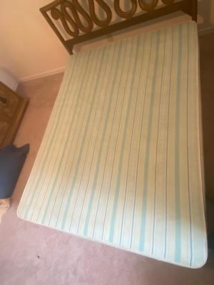 TOUR NAVACA QUEEN SIZE BED BY STANLEY