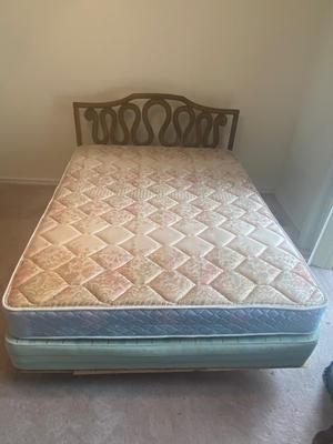 TOUR NAVACA QUEEN SIZE BED BY STANLEY
