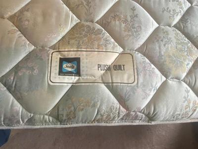 TOUR NAVACA QUEEN SIZE BED BY STANLEY