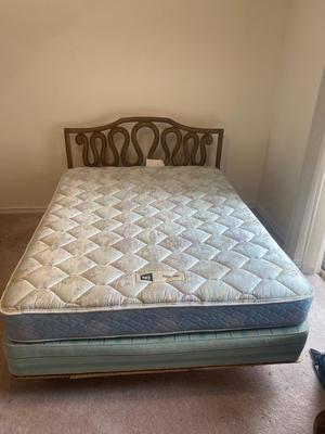 TOUR NAVACA QUEEN SIZE BED BY STANLEY