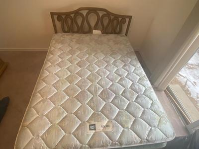 TOUR NAVACA QUEEN SIZE BED BY STANLEY