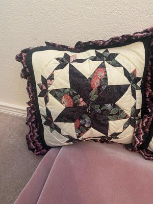 VELLUX BLANKET AND ACCENT PILLOWS