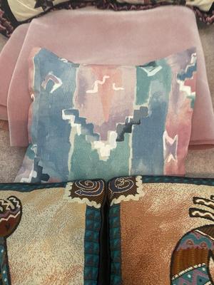 VELLUX BLANKET AND ACCENT PILLOWS