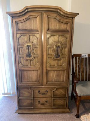 TOUR NAVACA BY STANLEY BEDROOM ARMOIRE