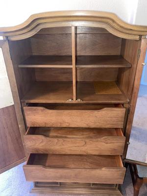 TOUR NAVACA BY STANLEY BEDROOM ARMOIRE