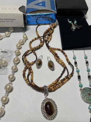NIB Avon necklace & earrings sets