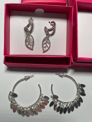 NIB Avon Studio 1886 earrings