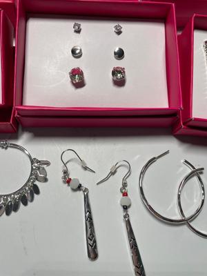 NIB Avon Studio 1886 earrings
