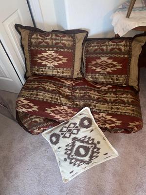 NEW REBA MCENTIRE QUEEN COMFORTER AND ACCENT PILLOWS