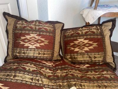 NEW REBA MCENTIRE QUEEN COMFORTER AND ACCENT PILLOWS