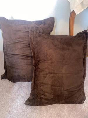 NEW REBA MCENTIRE QUEEN COMFORTER AND ACCENT PILLOWS