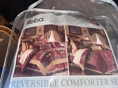 NEW REBA MCENTIRE QUEEN COMFORTER AND ACCENT PILLOWS