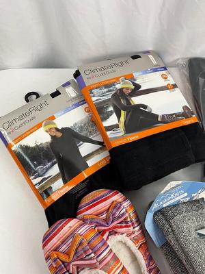 Lot J 322 NEW Winter Warmth Lot