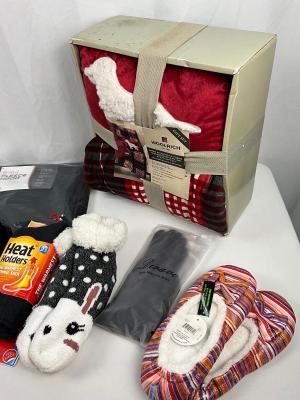 Lot J 322 NEW Winter Warmth Lot