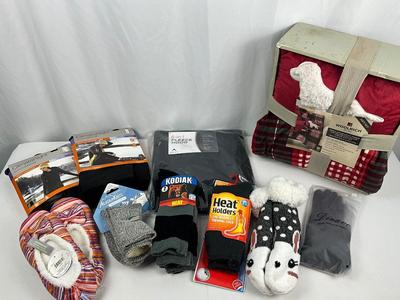 Lot J 322 NEW Winter Warmth Lot