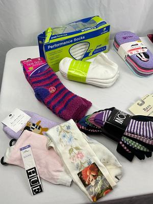 Lot J 324 Large Lot of Ankle Socks and No Show Socks