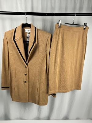 Lot K 330 NWT St. John Ladies Skirt Suit