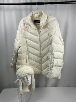 Lot K 335 Lands End Ladies Winter Coat and Faux Fur Trapper Hat