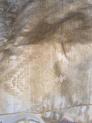 QUEEN SIZE REVERSIBLE COMFORTER AND PILLOW SHAMS