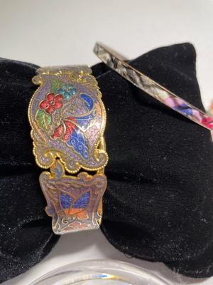 Variety of bracelets (14)