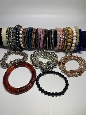 Large group of stretch bracelets (45)