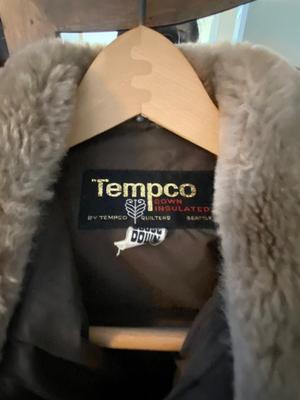 LIKE NEW MENS WESTERN STYLE TEMPCO DOWN FILLED COATS