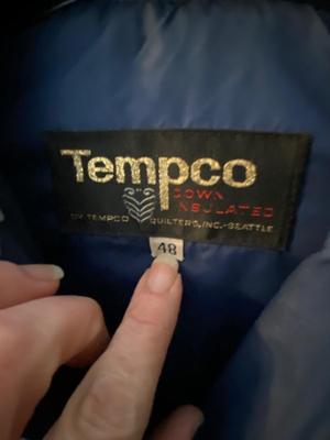 LIKE NEW MENS WESTERN STYLE TEMPCO DOWN FILLED COATS