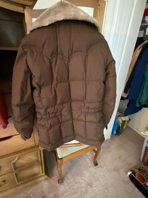 LIKE NEW MENS WESTERN STYLE TEMPCO DOWN FILLED COATS