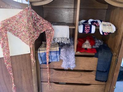 LADIES SCARVES