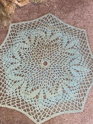 TABLECLOTH, DOILIES, RUNNERS AND MORE